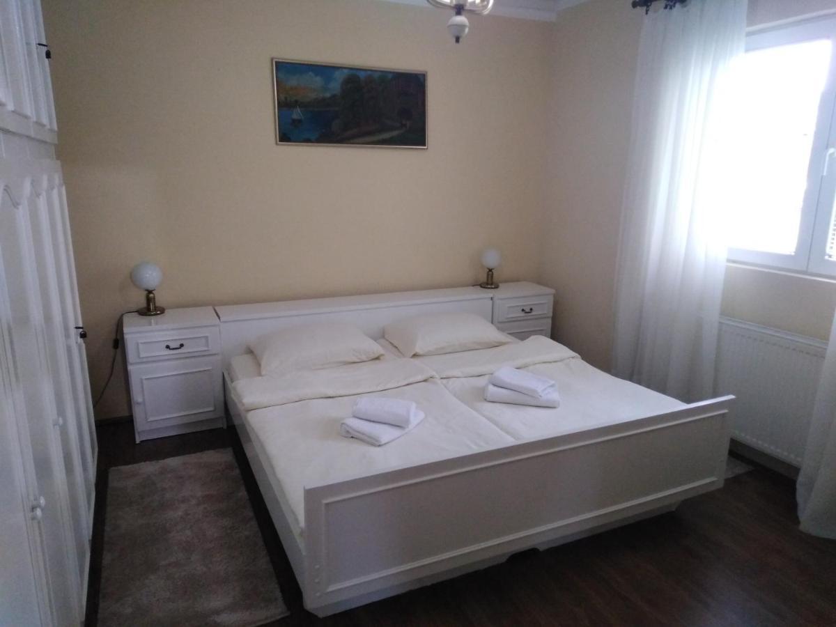 Mala Basta Apartment บายินา บาชตา ภายนอก รูปภาพ