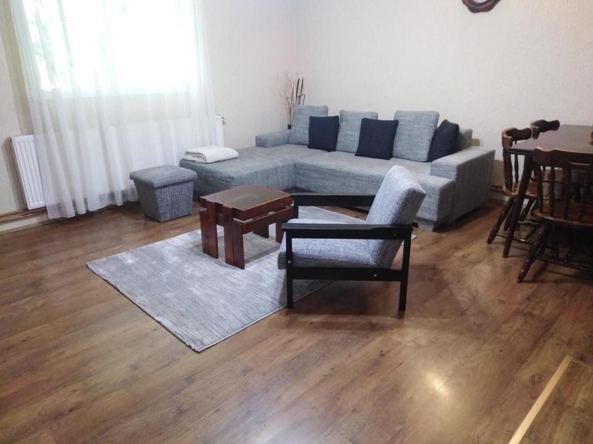 Mala Basta Apartment บายินา บาชตา ภายนอก รูปภาพ