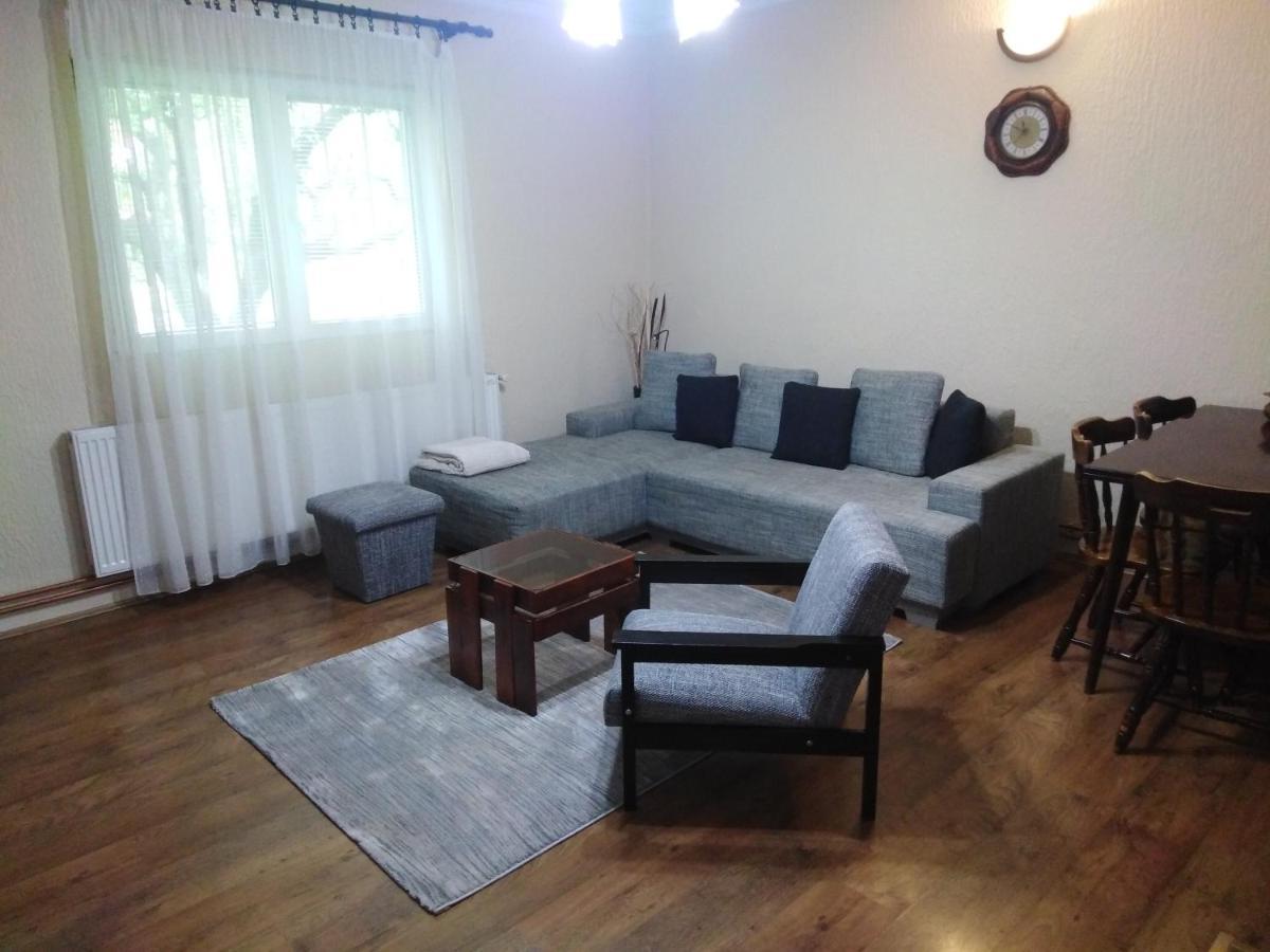 Mala Basta Apartment บายินา บาชตา ภายนอก รูปภาพ