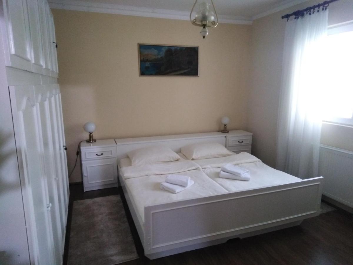 Mala Basta Apartment บายินา บาชตา ภายนอก รูปภาพ